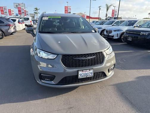 Ceramic Gray Clearcoat 2022 Chrysler Pacifica Hybrid Limited