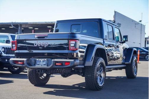 2025 Jeep Gladiator Mojave X