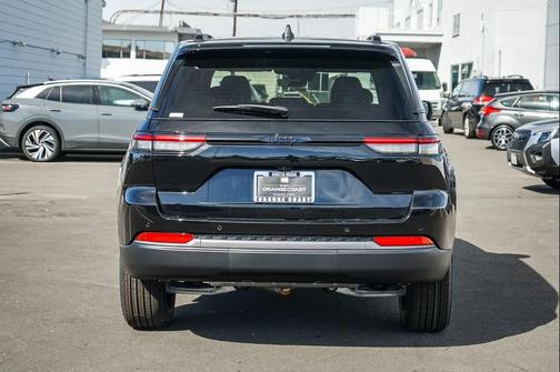 2026 Jeep Grand Cherokee Altitude