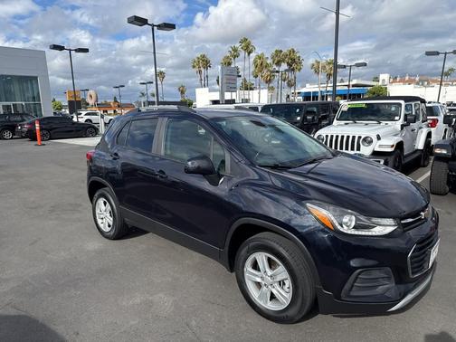 Midnight Blue Metallic 2022 Chevrolet Trax LT