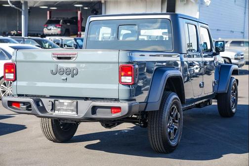 2026 Jeep Gladiator Sport