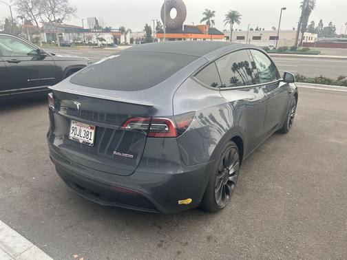 2022 Tesla Model Y Performance Dual Motor All-Wheel Drive