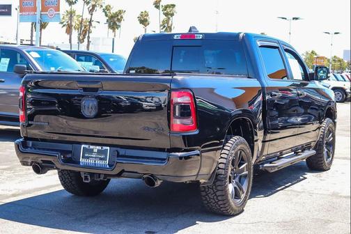 Diamond Black Crystal Pearlcoat 2021 RAM 1500 Big Horn/Lone Star