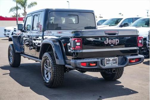 2025 Jeep Gladiator Mojave X