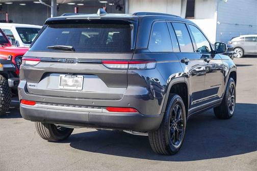 2026 Jeep Grand Cherokee Altitude