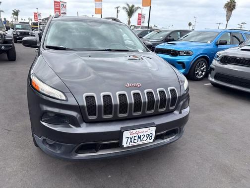 Granite Crystal Metallic Clearcoat 2017 Jeep Cherokee 75th Anniversary Edition FWD