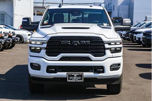 2025 RAM 3500 Laramie Crew Cab 4x4 8' Box
