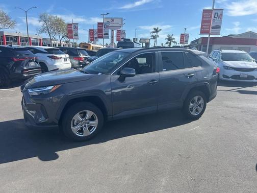 2022 Toyota RAV4 Hybrid XLE