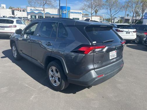 2022 Toyota RAV4 Hybrid XLE