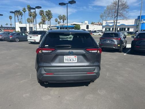 2022 Toyota RAV4 Hybrid XLE