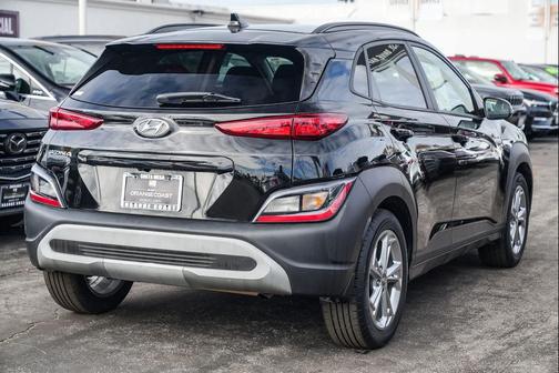 2022 Hyundai KONA SEL