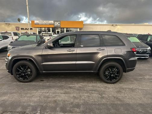 2017 Jeep Grand Cherokee Altitude