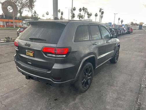 2017 Jeep Grand Cherokee Altitude