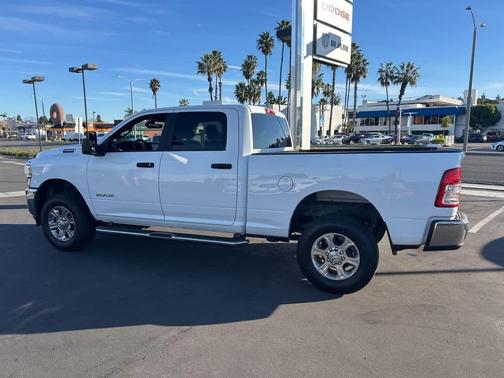 2024 RAM 2500 Big Horn Crew Cab 4x4 6'4' Box
