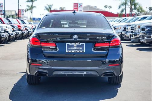 Black Sapphire Metallic 2022 BMW 530e Base