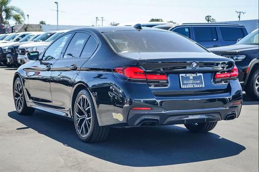 Black Sapphire Metallic 2022 BMW 530e Base