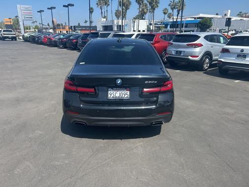 Black Sapphire Metallic 2022 BMW 530e Base