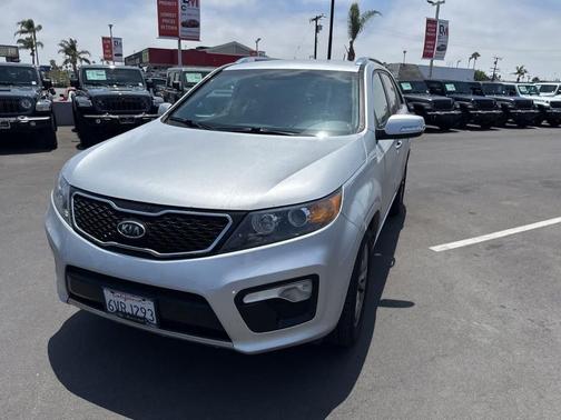 Bright Silver 2012 Kia Sorento SX