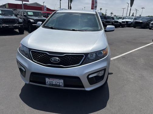 Bright Silver 2012 Kia Sorento SX
