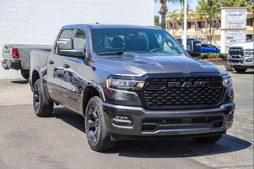 Granite Crystal Metallic Clearcoat 2026 RAM 1500 Big Horn/Lone Star