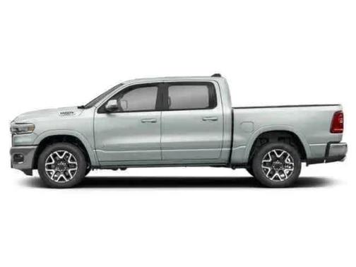 Ivory White Tri-Coat Pearlcoat 2026 RAM 1500 Laramie