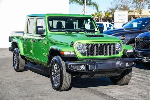 2025 Jeep Gladiator Sport S