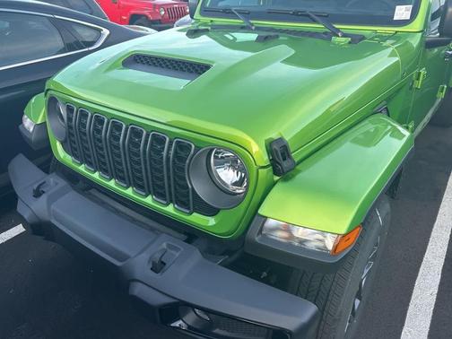 2025 Jeep Gladiator Sport S