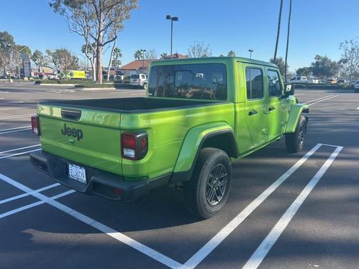 2025 Jeep Gladiator Sport S