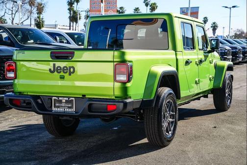 2025 Jeep Gladiator Sport S