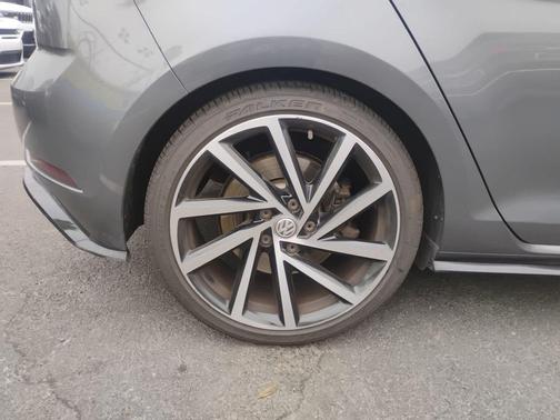 2018 Volkswagen Golf R 2.0T DSG