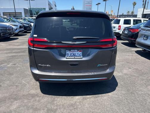 2022 Chrysler Pacifica Hybrid Touring L