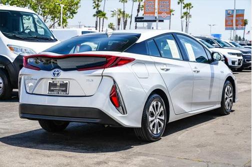 2022 Toyota Prius Prime XLE