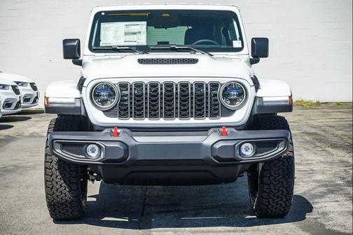 Bright White Clearcoat 2026 Jeep Wrangler Rubicon