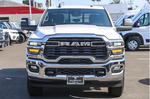 2025 RAM 2500 Tradesman Crew Cab 4x4 6'4' Box