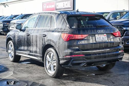 2022 Audi Q3 45 S line Premium