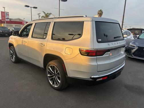 2022 Jeep Wagoneer Series III 4x2