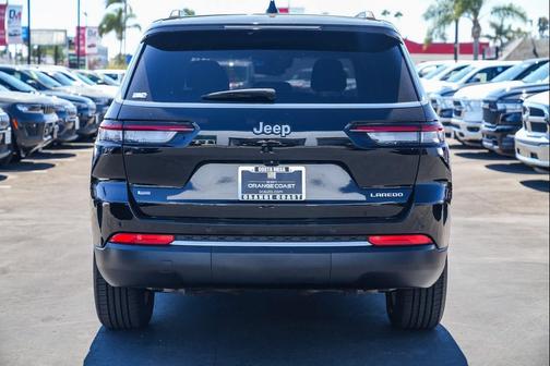 2022 Jeep Grand Cherokee L Laredo