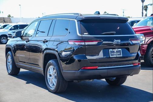 2022 Jeep Grand Cherokee L Laredo