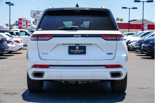 2022 Jeep Grand Cherokee Summit