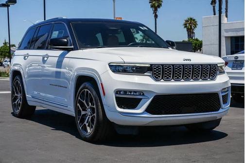 2022 Jeep Grand Cherokee Summit