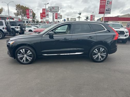 2023 Volvo XC60 B5 Ultimate Bright Theme