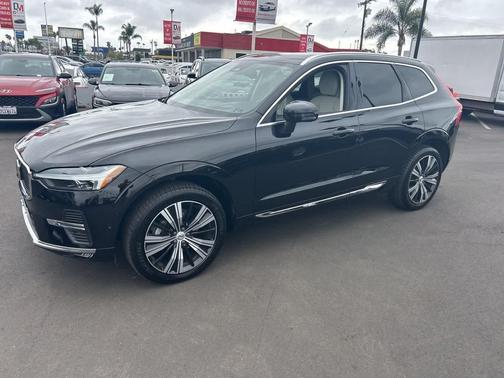 2023 Volvo XC60 B5 Ultimate Bright Theme