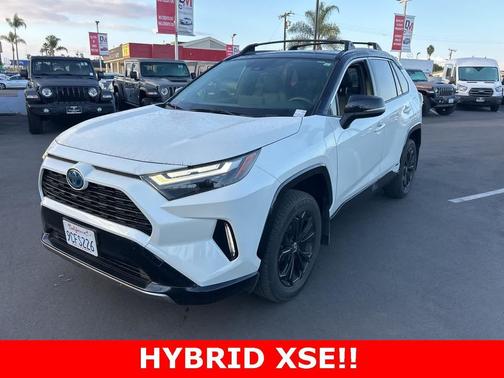 2022 Toyota RAV4 Hybrid SE