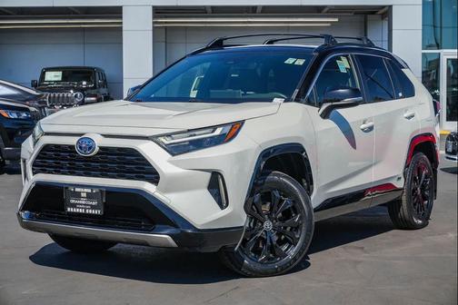 2022 Toyota RAV4 Hybrid SE