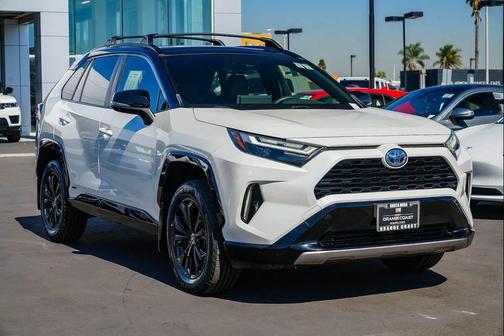 2022 Toyota RAV4 Hybrid SE