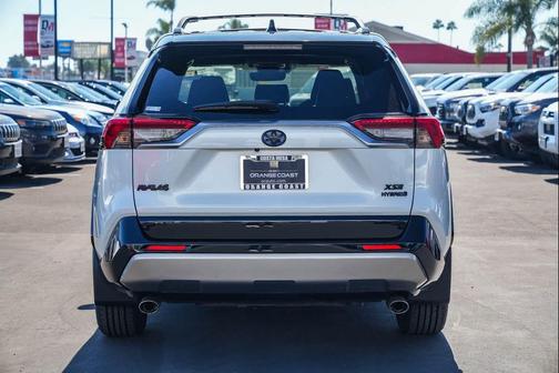 2022 Toyota RAV4 Hybrid SE