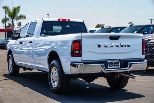 2025 RAM 2500 Tradesman Crew Cab 4x2 8' Box