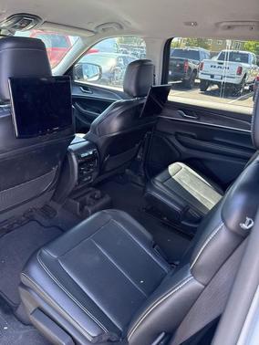 Bright White Clearcoat 2023 Jeep Grand Cherokee L Limited