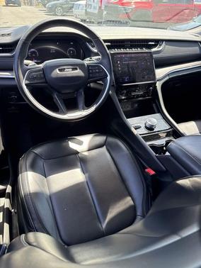 Bright White Clearcoat 2023 Jeep Grand Cherokee L Limited