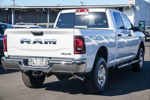 2026 RAM 3500 Tradesman Crew Cab 4x4 6'4' Box